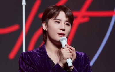 김준수, 코로나19로 첫 온라인 콘서트 "팬들과 함께 하는 것, 가수로서 존재 이유"