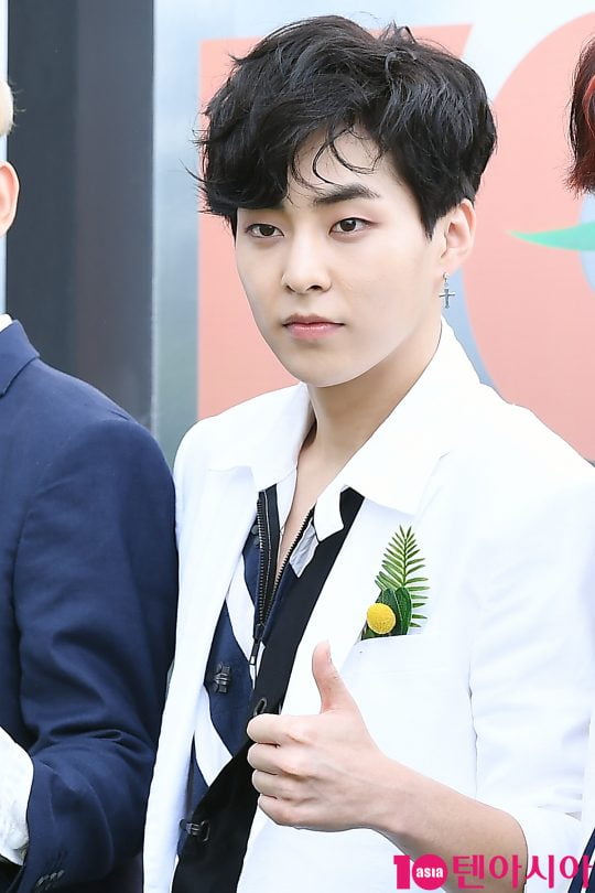[스타탐구생활] 엑소 시우민 말년휴가 중, '엑소 첫 군필자 탄생' (TEN컷)
