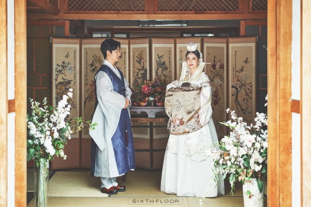 '12월 결혼' 최송현♥이재한, 영화의 한 장면 같은 웨딩화보 공개