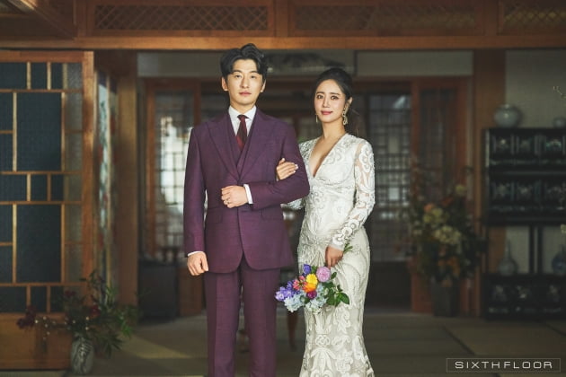 '12월 결혼' 최송현♥이재한, 영화의 한 장면 같은 웨딩화보 공개