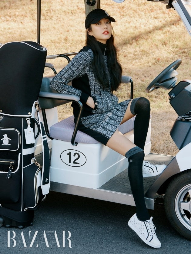 김효진, 필드 위 시크한 무드 [화보]