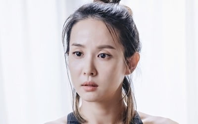 '바람피면 죽는다' 조여정, 요가복 입은채 위협 받는다