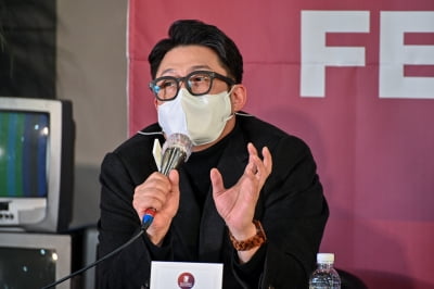 [TEN 인터뷰] 김현철 "'라운드2020' 음악위원 제안, 이게 웬 떡이냐 싶었죠"