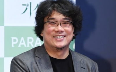 봉준호 감독, 오스카상 거론작 '미나리'에 "아름답고 보편적"