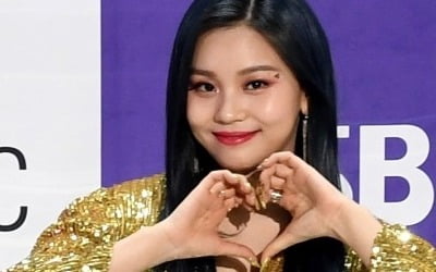 여자친구 엄지, 당분간 스케줄 불참 "다리 근육 손상"[공식]