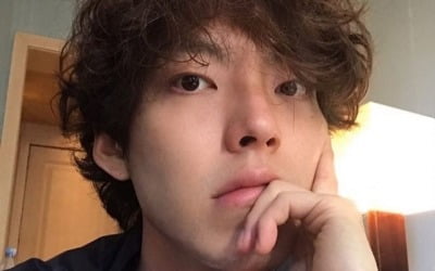'신민아♥' 김우빈, 셀카 한 장만으로 '심쿵' 유발