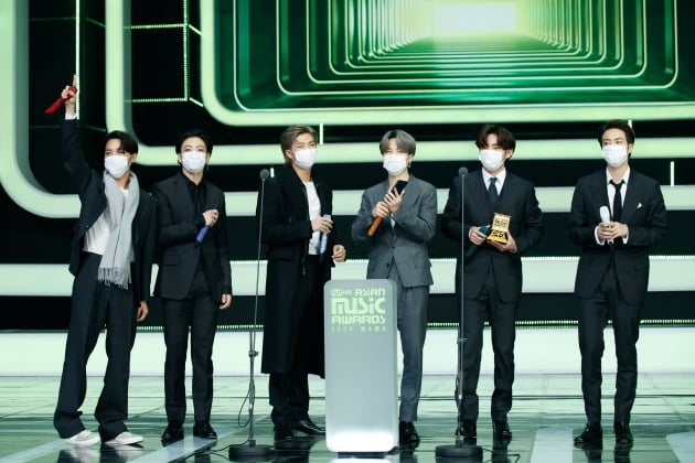 '2020 MAMA' 방탄소년단 8관왕, 올해의 가수·노래·앨범·아이콘 4개 대상 올킬 [종합]