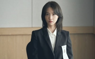 '허쉬' 임윤아, 단발머리부터 경찰서·신문사까지…인턴기자 '이지수' 입었다