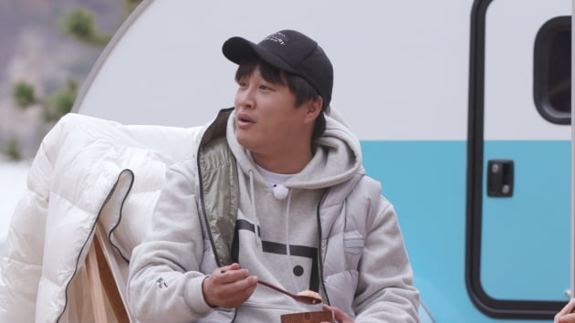'갬성캠핑'에 출연한 차태현/ 사진=JTBC 제공
