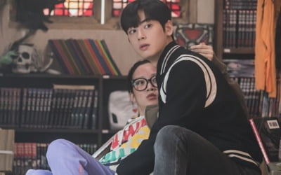'여신강림' 차은우, 문가영 안았다 '당황+설렘'
