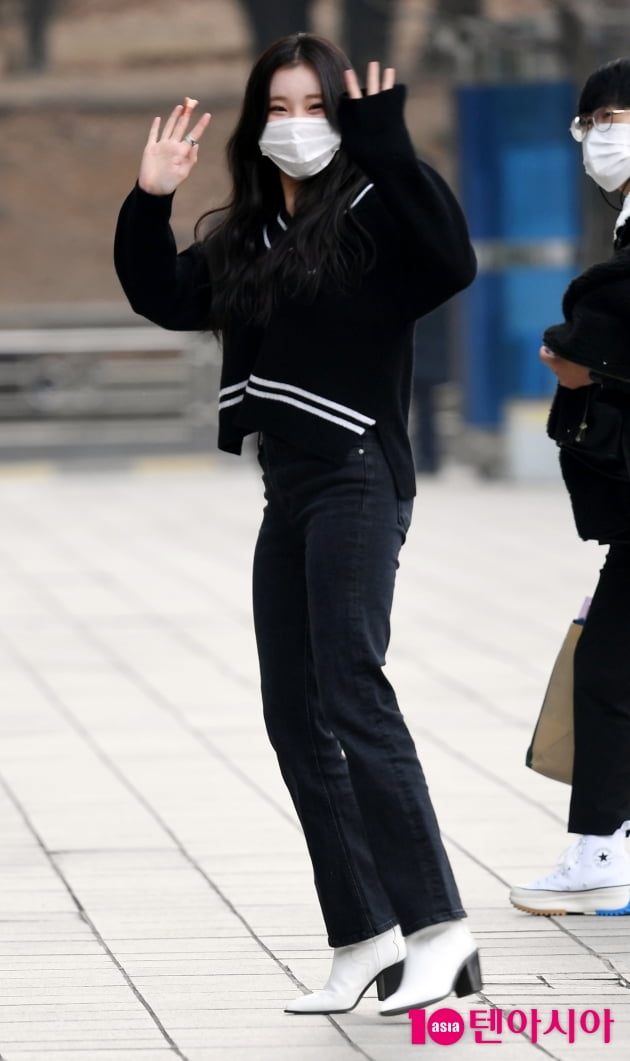 [TEN 포토] 모모랜드 주이 '깡총깡총 출근길'