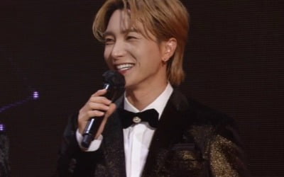 슈퍼주니어, '2020 더팩트 뮤직 어워즈' 4관왕…"미안한 마음"