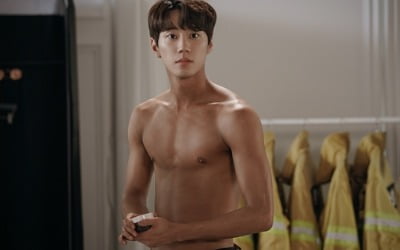 이준영, 과감 상의 탈의…초콜릿 복근 눈길('제발 그 남자 만나지 마요')