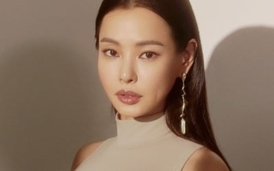 이하늬, 무심하게 걸쳐도 우아함 가득 [화보]