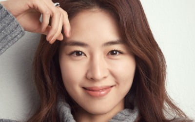 이연희, '새해전야' 개봉 앞두고 공개한 새 프로필 사진 '독보적'