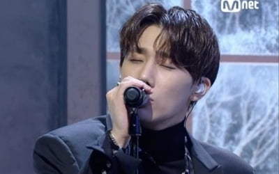 '엠카' 김성규, '아임 콜드' 컴백 무대…명품 보컬