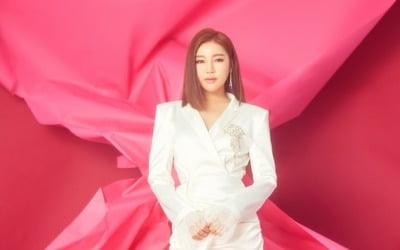 송가인, '몽(夢)' 활동 신호탄…'라디오스타' 출격
