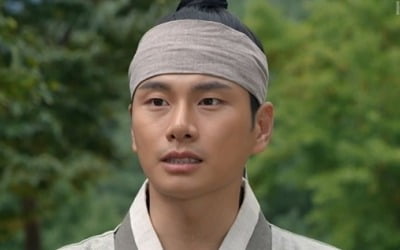 '암행어사' 이이경, 심쿵유발 박력남 '춘삼홀릭'