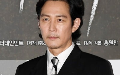 이정재, '날아라 개천용' 특별출연…'보좌관' 장태준으로 깜짝 등장 [공식]