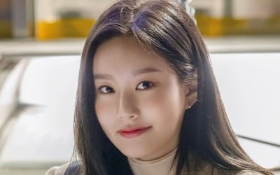 '여신강림' 박유나, 새해부터 미모 '열일'…한파 녹이는 눈인사