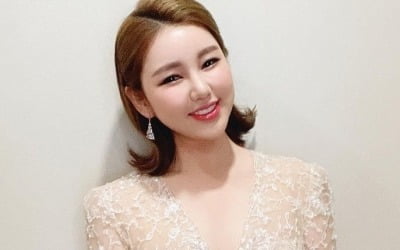 송가인, 송가인길+송가인공원 인증샷…진도 사랑도 '가인이어라'