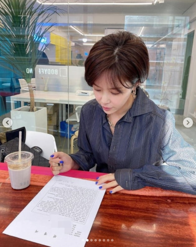 배우 황정음 / 사진 = 김우리 인스타그램