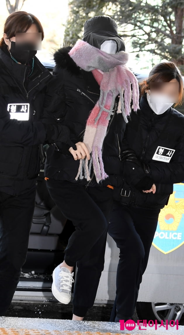 '마약 혐의' 황하나, 구속될까?…모자·머플러로 얼굴 '꽁꽁'