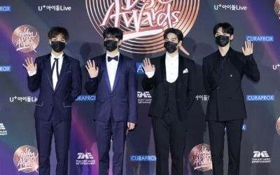 '2021 골든디스크' 뉴이스트 "아론, 건강해져서 멋진 무대 만들자"