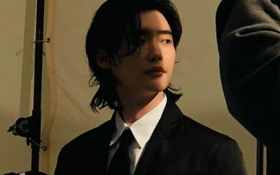 '소집해제' 이종석, 장발로 변신…넘사벽 아우라