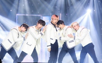 투모로우바이투게더 , 2년 연속 '골든디스크' 수상…4세대 대표 아이돌 존재감