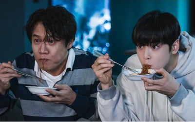 '여신강림' 차은우, 예비 장인 박호산과 뜻밖의 동거