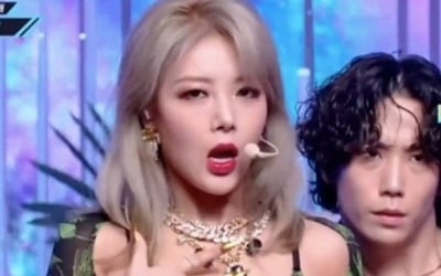 '엠카' 유빈, '향수' 컴백 무대…악녀 변신