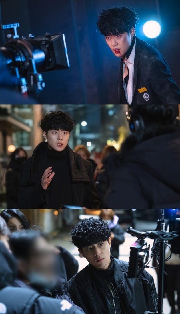 '경이로운 소문' 조병규 비하인드 컷 / 사진제공=OCN