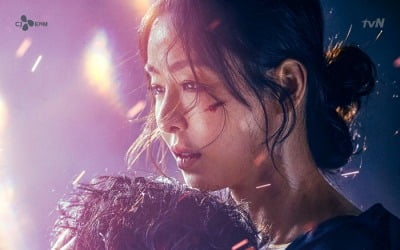 '루카' 김래원X이다희, 운명에 맞서는 사투…강렬한 커플 포스터
