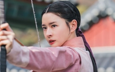 '암행어사' 권나라 손에 달린 김명수 목숨…숨 막히는 위기상황