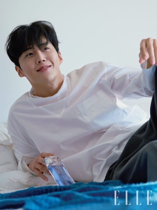 김선호, 싱그럽고 향기로운 모먼트 [화보]