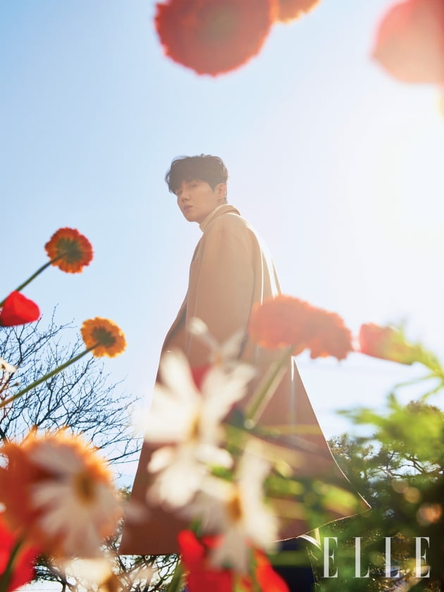 김선호, 싱그럽고 향기로운 모먼트 [화보]