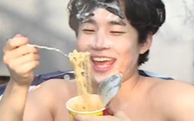 '나 혼자 산다' 헨리, 험난한 옥상 노천탕 제작기