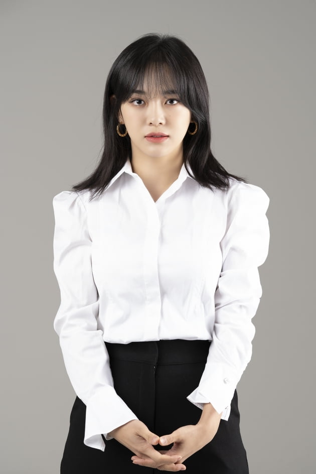 OCN 토일 오리지널 '경이로운 소문'에서 몇 초 만에 타인의 기억을 읽는 사이코 메트리 능력자이자, 악귀 감지율 100%에 빛나는 카운터 계의 인간 레이더 도하나 역으로 열연한 배우 김세정. /사진제공=젤리피쉬엔터테인먼트