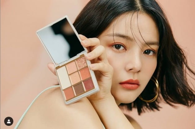 투명한 피부 (2020년 10월) 사진=SNS