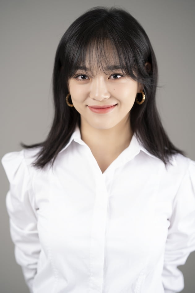 OCN 토일 오리지널 '경이로운 소문'에서 몇 초 만에 타인의 기억을 읽는 사이코메트리 능력자이자, 악귀 감지율 100%에 빛나는 카운터 계의 인간 레이더 도하나 역으로 열연한 배우 김세정. /사진제공=젤리피쉬엔터테인먼트