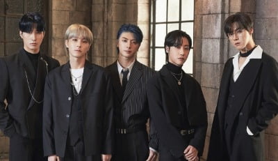 '꽃미남 밴드' 원위, 2021년 첫 온택트 라이브…매력 넘친 140분 공연