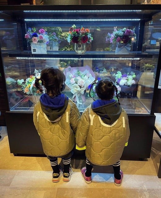 힌그루, 쌍둥이 남매 사진 공개 /사진=SNS