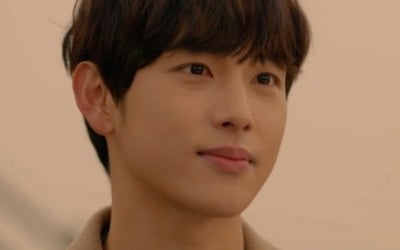 '런 온' 임시완♥신세경, 하룻밤 보냈다…'애틋 키스'