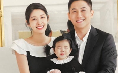 '전용진♥' 김빈우, 가족사진 꺼내보다 "매 순간 감격…둘째는 뱃속에"
