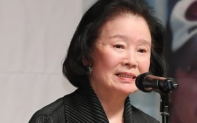 '윤정희 방치 논란' 백건우 귀국 "아무 문제 없다" [종합]
