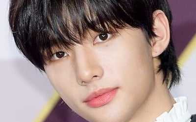 '학폭 의혹' 스트레이 키즈 현진, '음악중심' 못 선다