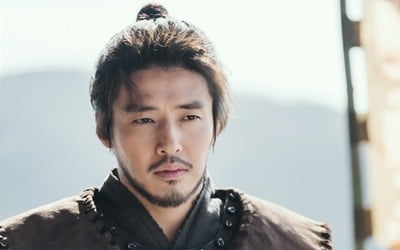 '달이 뜨는 강' 강하늘 '동백꽃'과 180도 다른 모습…고구려 무장 '변신'