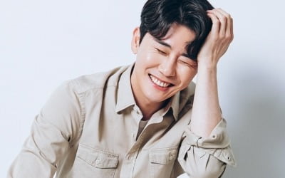 영탁, 이렇게 포근할 수가…'이불' 오피셜 포토 2탄 공개