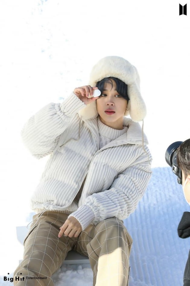방탄소년단 지민, '소복소복' 윈터패키지 맛보기' 입덕 회전문